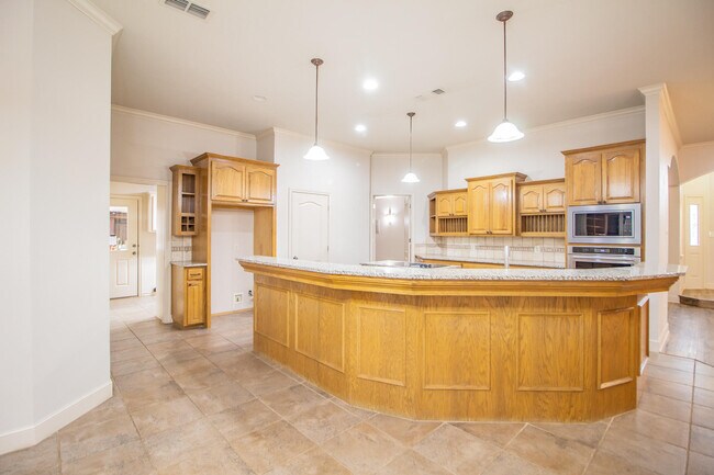 Building Photo - 5402 158th St