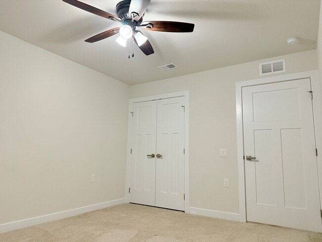 Building Photo - Charming 3 Bed Home in Milford Ponds with ...