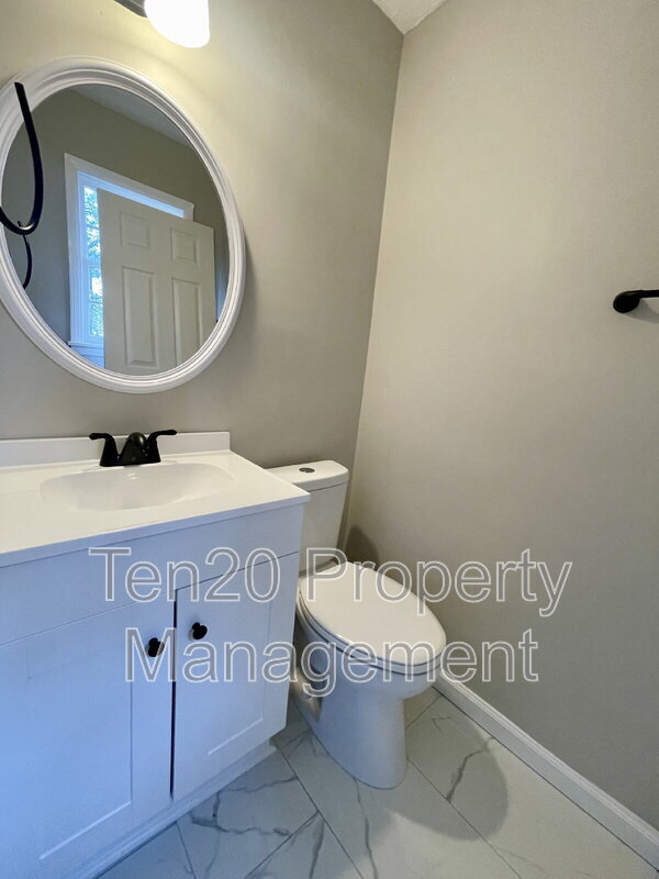 Building Photo - 4839 Allen St