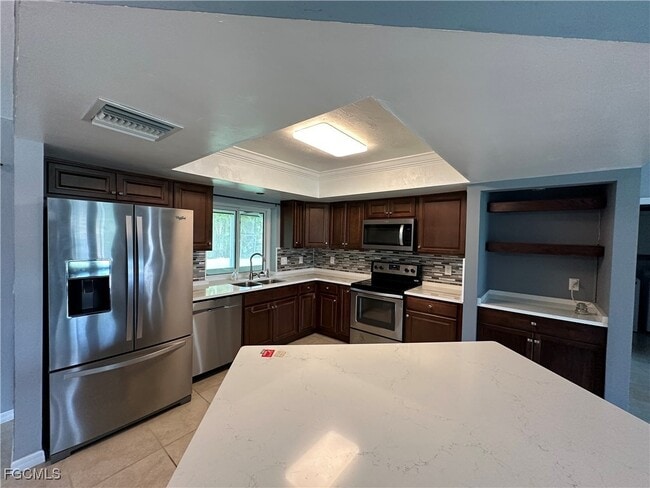 Building Photo - 3606 SE 1st Ave