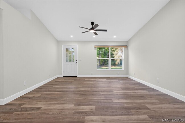 Building Photo - 618 Spruce St