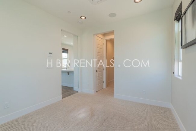 Building Photo - Welcome to your new casita in Tracy, CA! +...