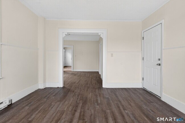 Building Photo - 27 Beacon St