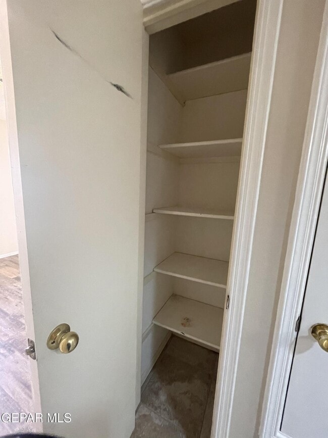 Building Photo - 5432 Thornridge Cir