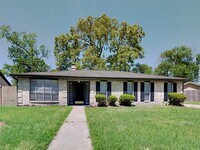 Building Photo - 17623 Huntersglen Cir