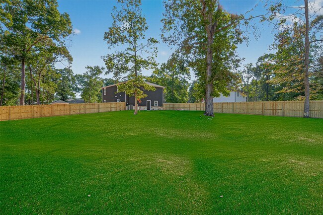 Building Photo - 10594 Rustling Oaks Dr