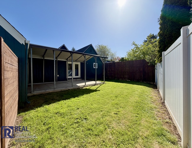 Building Photo - Updated 3-Bedroom Home with Fenced Backyard in Beaverton