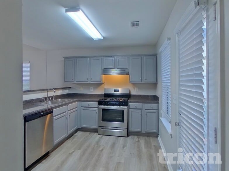 Building Photo - 628 Fairgreen Trail