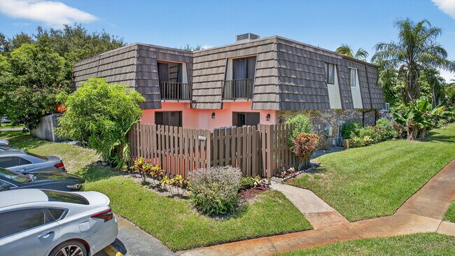 Building Photo - 1590 Forest Lakes Cir