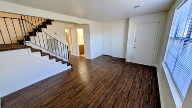 Building Photo - 2751 Park Dale Dr