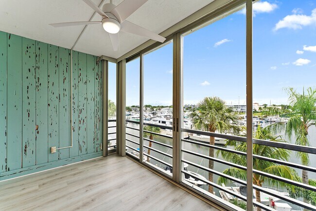 Building Photo - 29 Yacht Club Dr