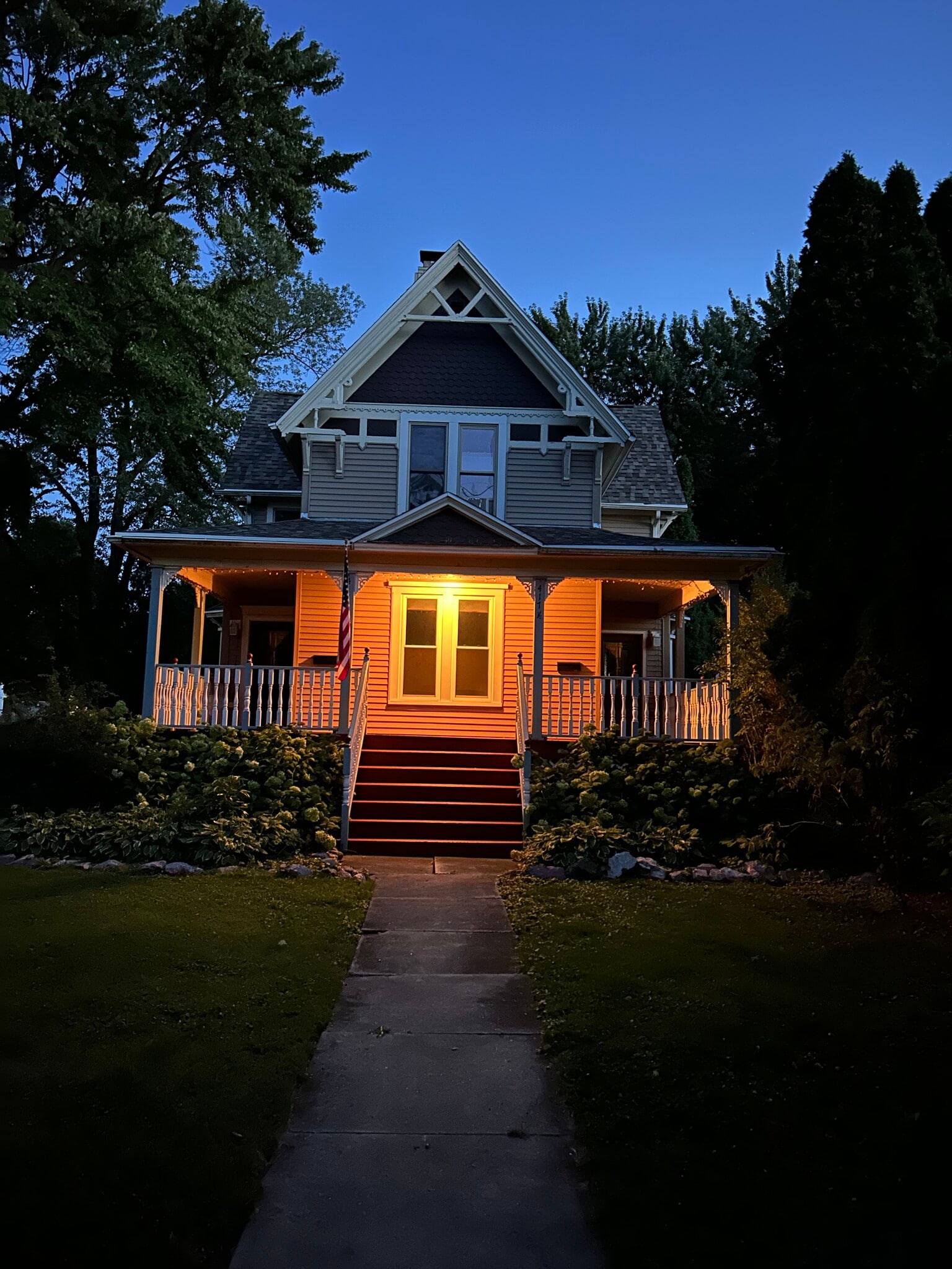 Building Photo - 417 Nicolet Blvd