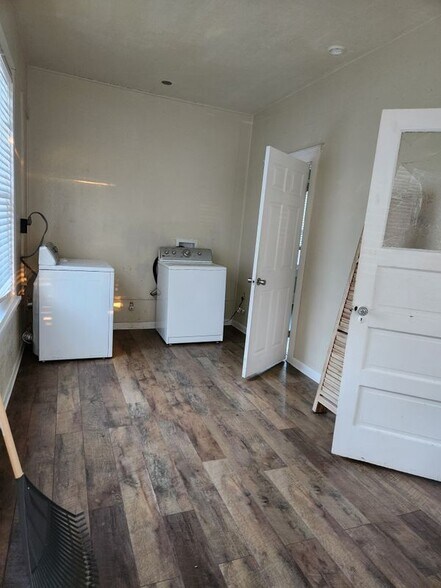 Building Photo - 731 Ave A SW