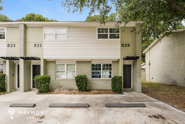 Building Photo - 829 Von Kolnitz Rd