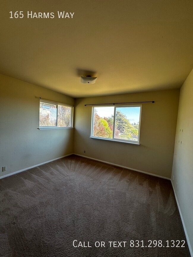 Building Photo - Expansive 4 Bed, 2 Bath La Selva Beach Hom...