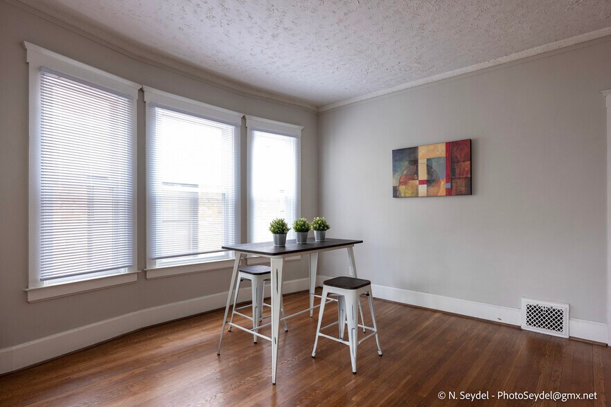Dining Room - 865 Blaine St