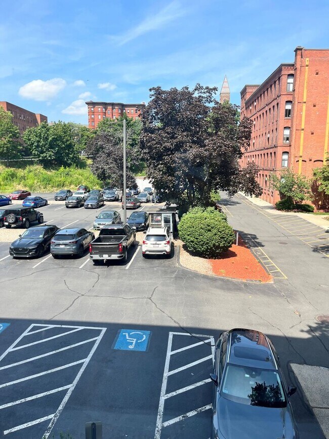 Building Photo - Leasing Agent