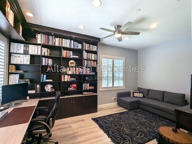 Building Photo - 9129 White Alder Ct