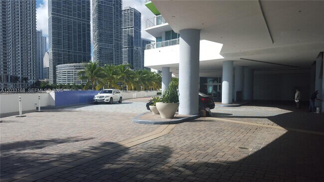 Building Photo - 335 S Biscayne Blvd