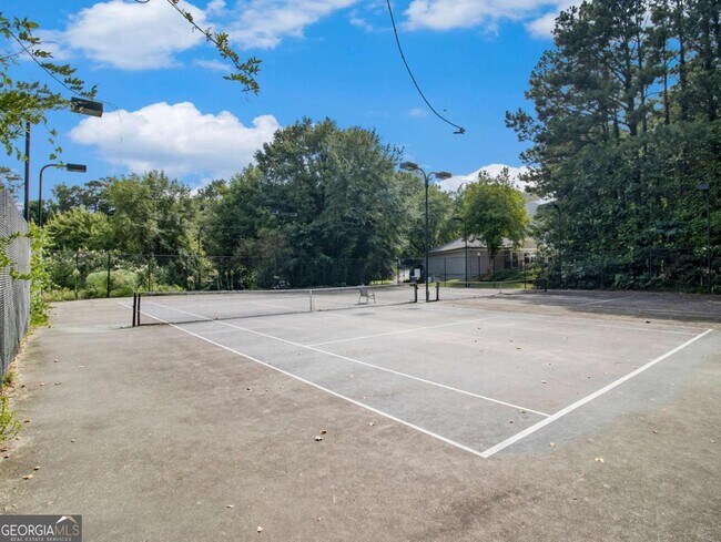 Building Photo - 3307 Pine Heights Dr NE