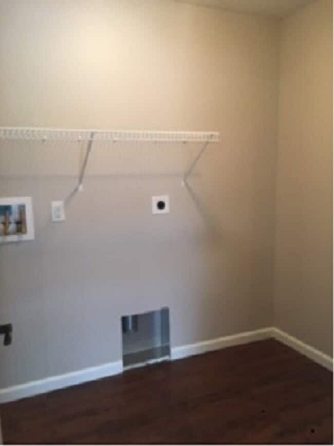 Building Photo - 321 Lauren Cir Dr