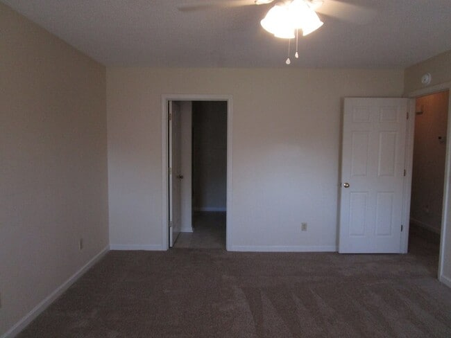 Building Photo - 341 Wildwood Ave