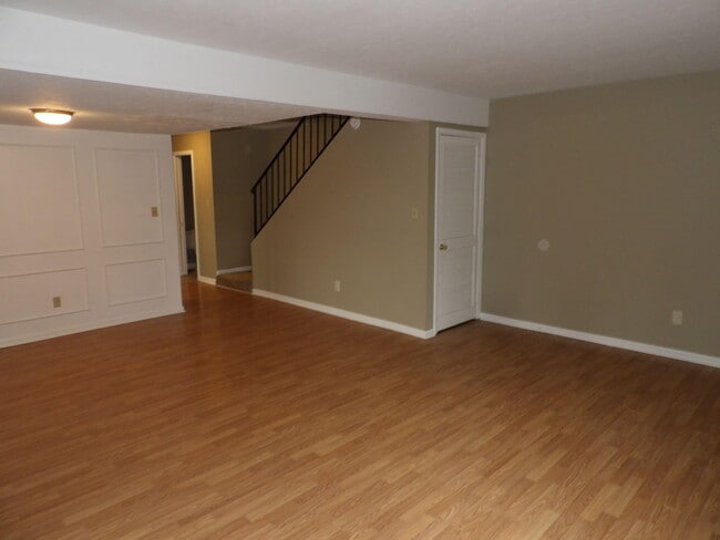 Building Photo - 409 Ridgewood Ln