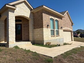 Building Photo - 4 Bed 3 Bath Home Location in The City of San Antonio