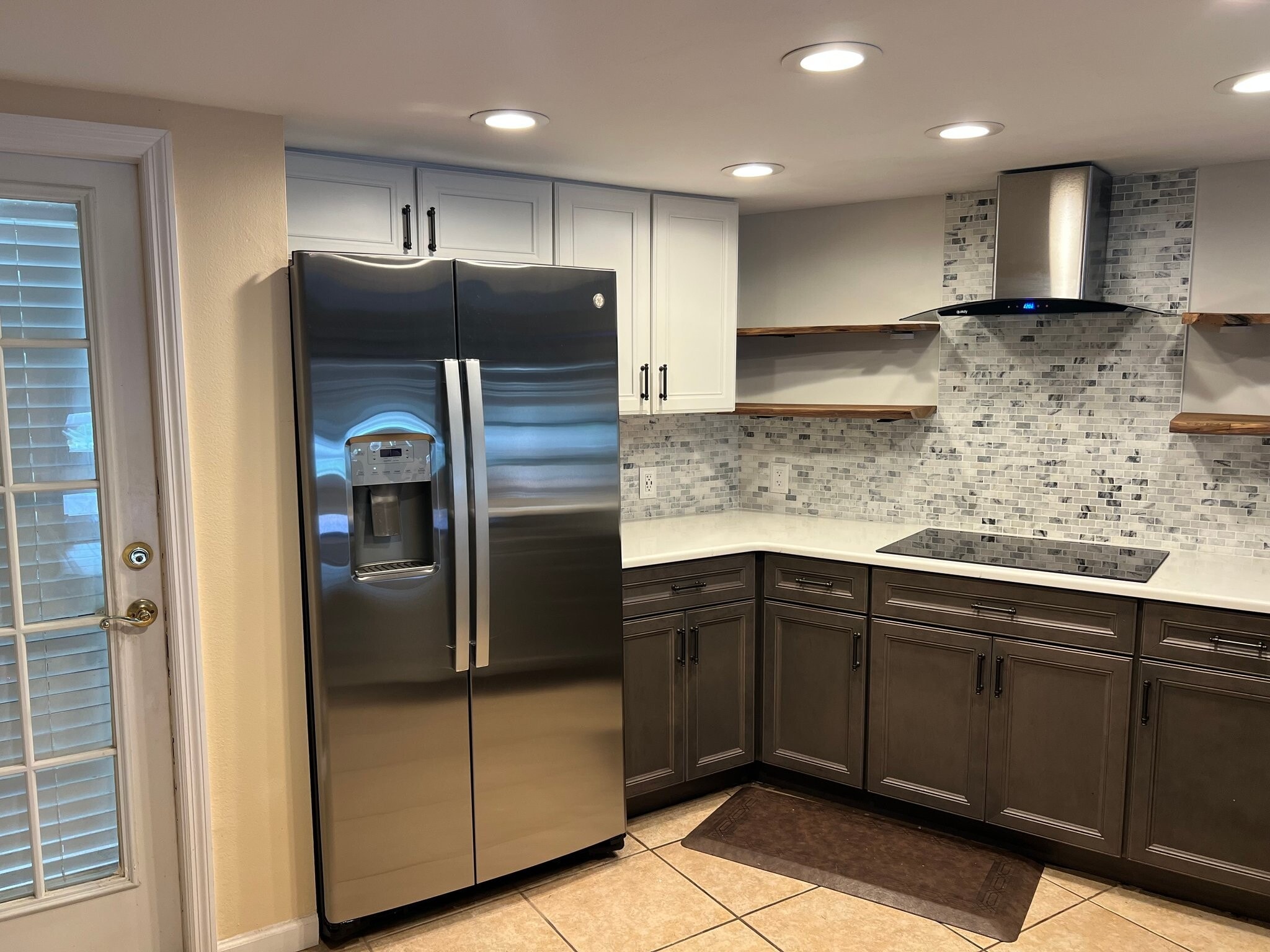 Building Photo - 2587 Cyprus Dr