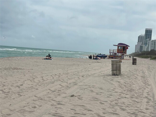 Building Photo - 8036 Harding Ave