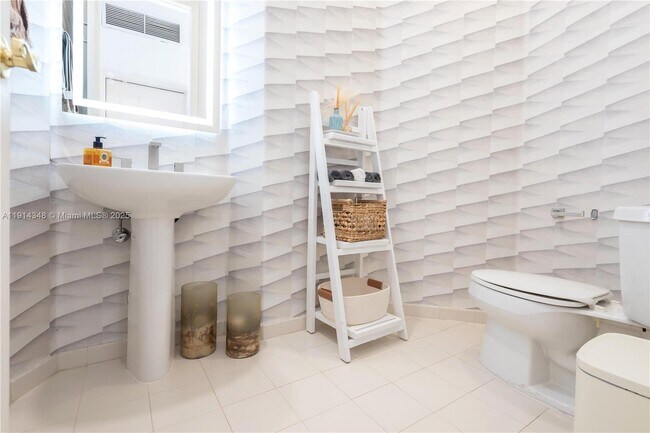 Building Photo - 19250 SW 30th St