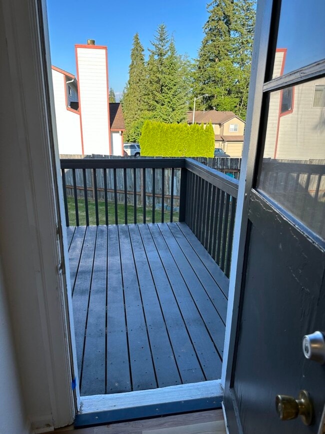 Building Photo - 6815 Lower Ridge Rd