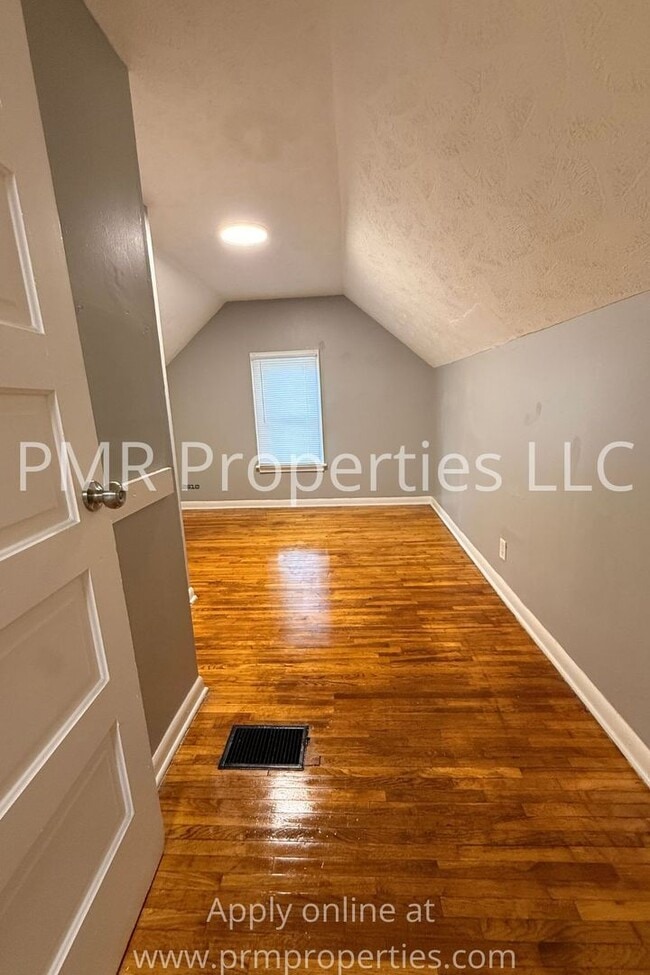 Building Photo - 4 Bedrooms / 1.5 Bathrooms House