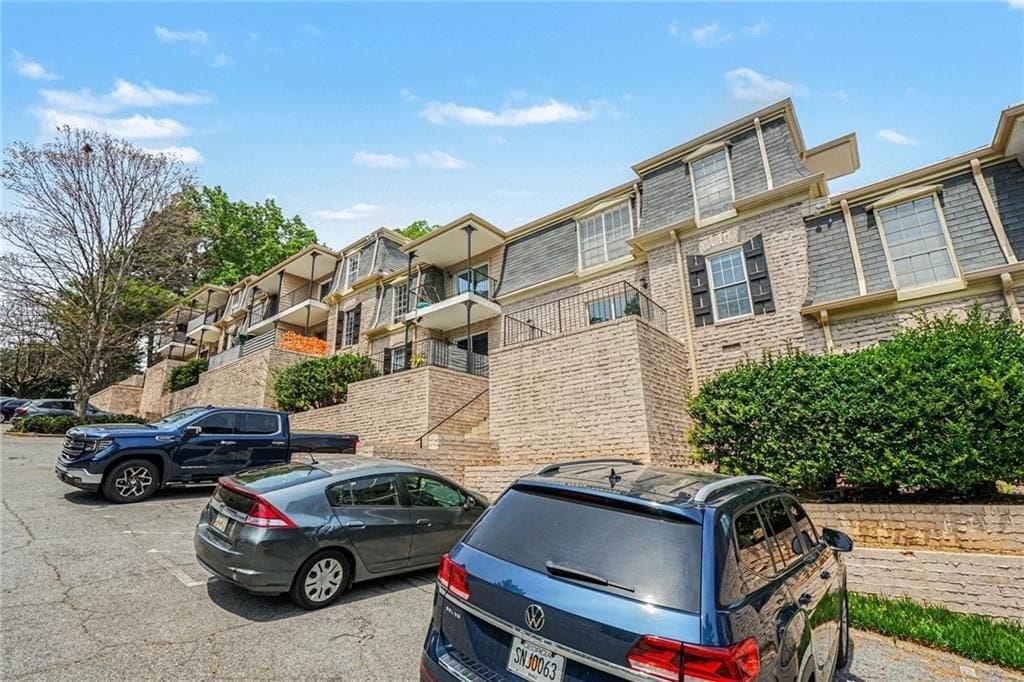 Building Photo - 2805 Northeast Expy