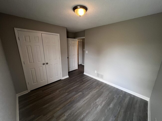 Building Photo - 6900 Wrigley Dr