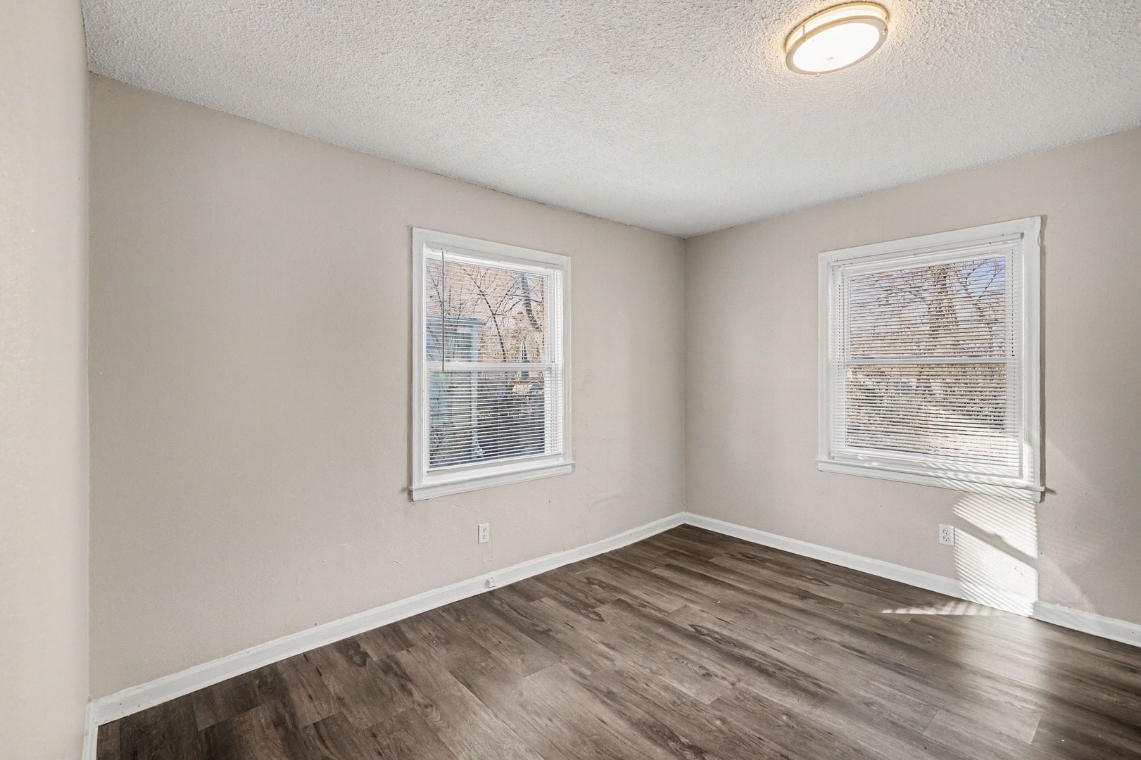 Building Photo - 6230 Agnes Ave