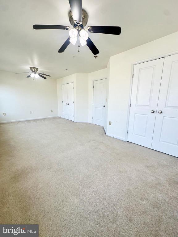 Building Photo - 19 Steeplechase Dr