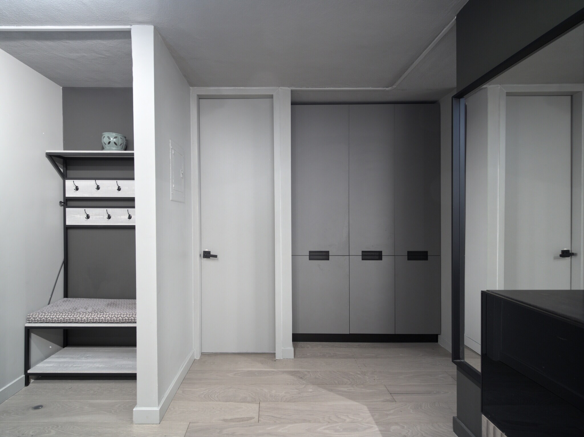 Building Photo - 1 Gold St