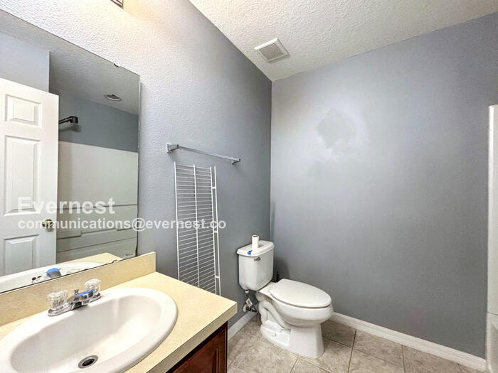 Building Photo - 2806 Polson Dr