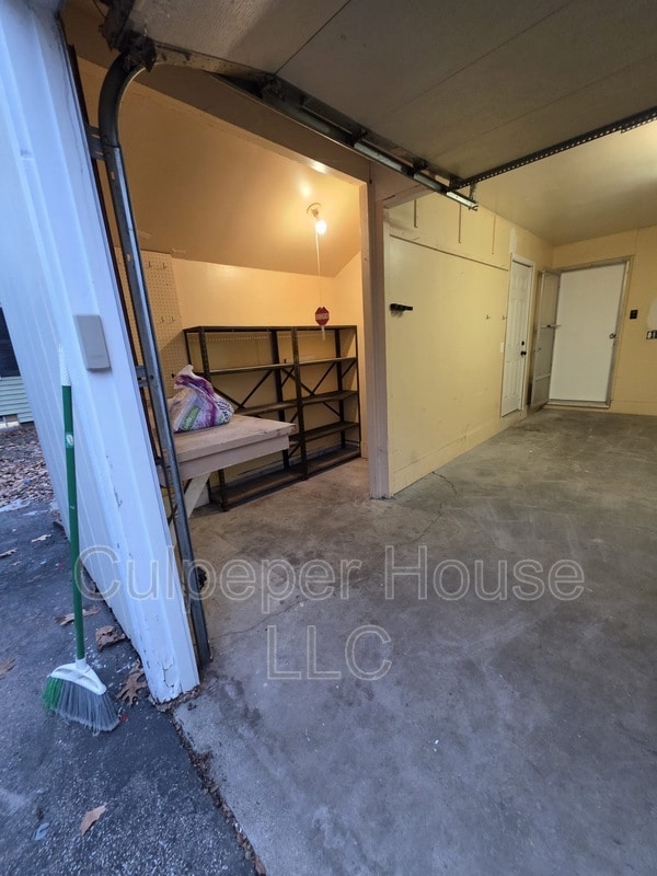 Building Photo - 3238 Van Fleet Pkwy