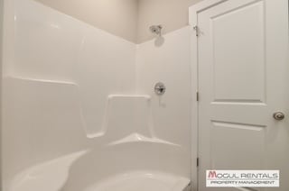 Building Photo - 602 E Martens Ct