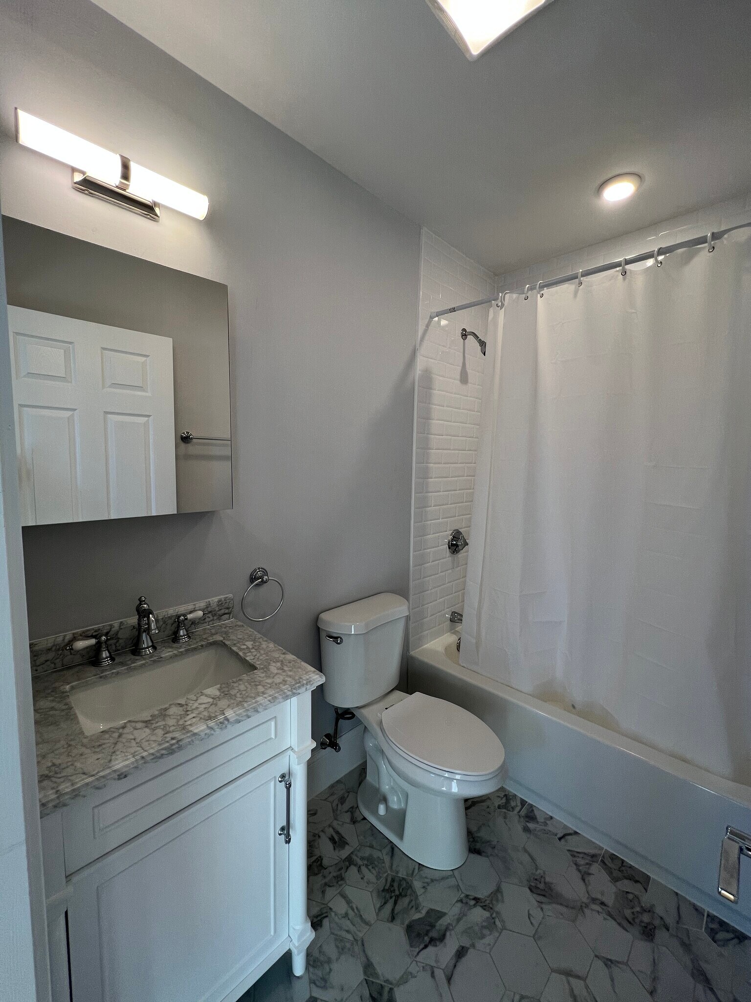 Building Photo - 73 Winchester St