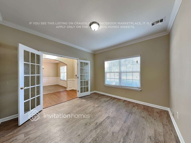 Building Photo - 610 Applegate Ln