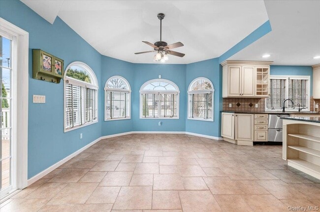 Building Photo - 2495 Navy Pl