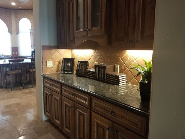 Building Photo - Winter Furnished Rental