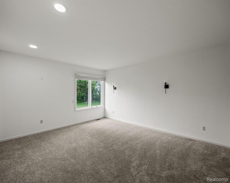 Building Photo - 1888 Webster St