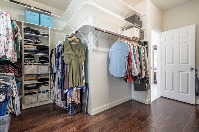 Building Photo - 5907 Ballina Canyon Ln