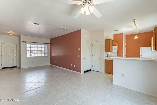 Building Photo - 3781 S Avenida de Encino