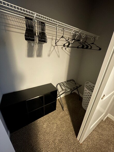 Building Photo - 1909 Hummingbird Dr