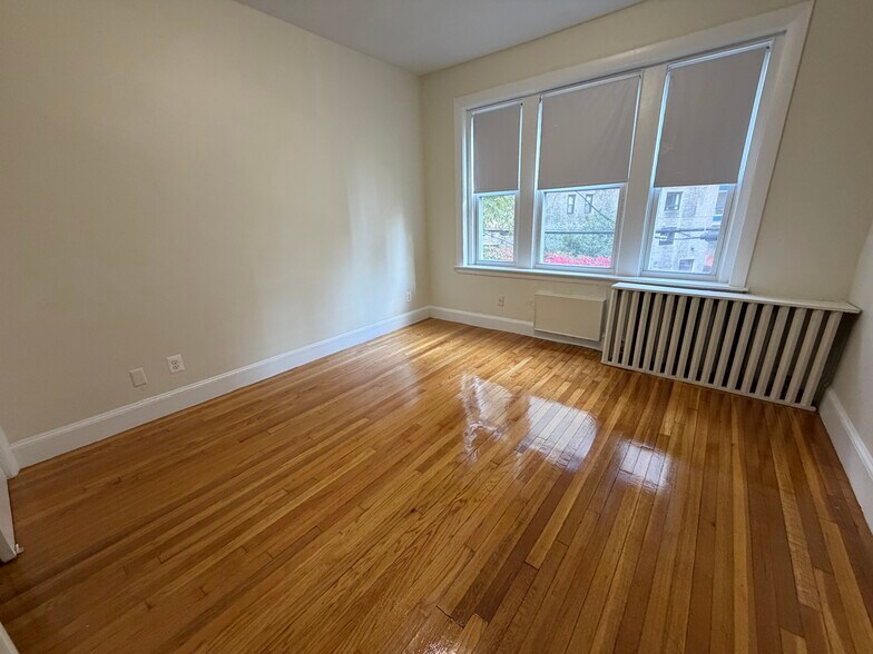 Building Photo - 306 Tappan St